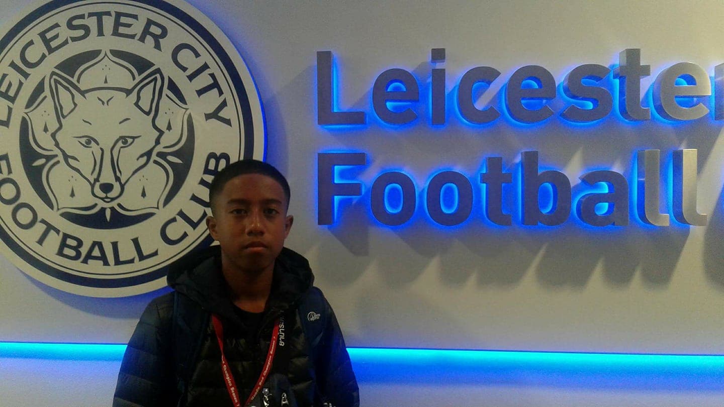 โค้ชเข้มสมัยเยาว์วัย ที่ Leicester City Football Club ประเทศอังกฤษ — ประสบการณ์ระดับสากลที่นำมาออกแบบหลักสูตรสำหรับเด็กไทย